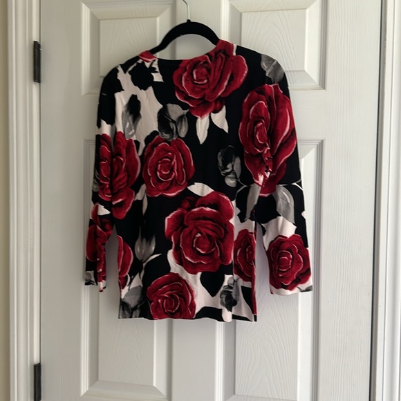 White House Black Market Medium floral cardigan - Picture 4 of 7